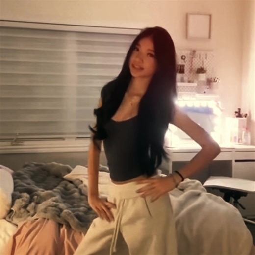 @alyssaavlogs @whos alyssa #fyp #edit #viral #dance