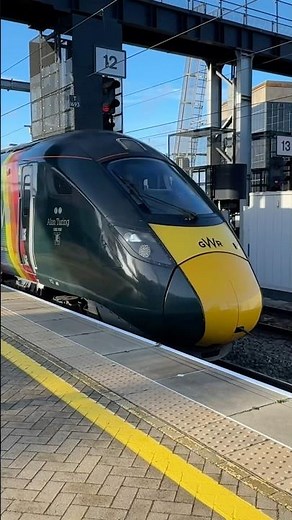 GWR Class 800 (800008 ‘Alan Turing’) Departing Reading | Pride Livery to London Paddington