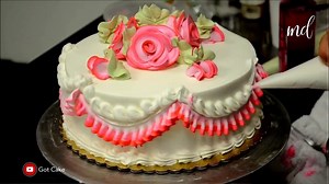 I still love basic rose swirl cake! By: Pastry Palace | MetDaan Cakes