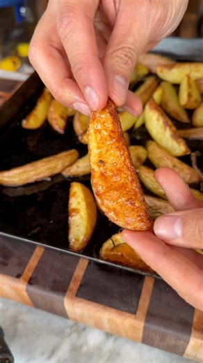 La RICETTA SEGRETA delle PATATE al FORNO di mamma🫣🤫#shorts