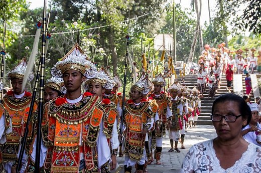 Sejarah Dunia: Mengapa Hindu Bali Bisa Berbeda dengan Hindu India? - National Geographic