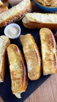 Homemade Raising Cane's Bread - Quick and Easy Video Recipe #raisingcanes #bread