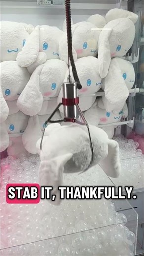 Winning a #cinnamoroll on a #clawmachine at #round1 #fyp @round1usaofficial