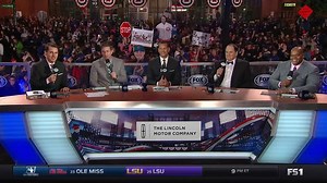 It's a special night already! A proposal right outside our set at Wrigley. #NLCS #postseason | MLB on FOX