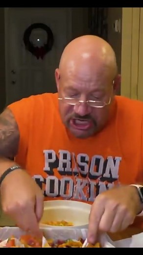 Prison Pizza with Larry Lawton for Convict Kitchen! #cooking #pizza #realpizza #cheese #kitchen #chef #prison #jail | Larry Lawton Jewel Thief