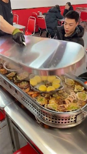 Watch out! Giant steaming seafood pot coming through! 🦐🔥🦞🦀🔥🍤😋 #delicious#yummy