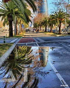 Day or night, winter or summer, rain or shine, we always love Barcelona 💞 Who agrees? 🙌🏻 De dia o de nit, a l’hivern o a l’estiu, plovent o amb sol, Barcelona sempre ens encanta 💞 Qui opina el mateix? 🙌🏻 De día o de noche, en invierno o verano, lloviendo o con sol, Barcelona siempre nos encanta 💞 ¿Quién opina lo mismo? 🙌🏻 De jour comme de nuit, en hiver comme en été, qu'il pleuve ou qu'il vente, Barcelone est toujours magnifique 💞 Qui partage notre opinion? 🙌🏻 | Visit Barcelona
