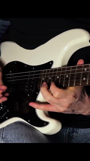 PAT BENATAR “Treat Me Right" | Guitar Solo #patbenatar #80srock #fenderstratocaster