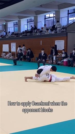 Yuki Nagatomo |長友 優樹 on Instagram: "How to apply Osaekomi when the opponent blocks? Create space using the obi (belt) and other grips. In newaza, just like in tachiwaza, use kuzushi to set up your attacks. With the updated rules placing more emphasis on newaza offense, this is definitely something worth trying. #judo #柔道 #newaza #寝技"