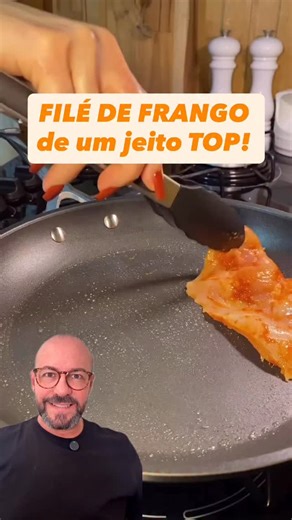 Sadir Venturin Jr 🔶 Tempero Tech 🔶 Dicas & Receitas on Instagram: "Não é parmegiana… mas quando o queijo derrete por cima do filé de frango com molho, ninguém sente falta do empanado 😏 Esse tipo de prato prova que o básico bem feito resolve a vida: simples, rápido e cheio de sabor. E o melhor? Esse tipo de preparo — do jeito certo, organizado e sem complicação — você encontra essa receita no nosso curso O Básico Bem Feito, da TemperoTech. Porque antes de inventar moda, vale aprender a fazer o
