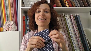 Técnica rápida y fácil para hacer una funda de móvil, un bolso, un guarda abanico, un monedero, ... Apúntate a mi canal de youtube Ana Leal Patchwork | Ana Leal Patchwork