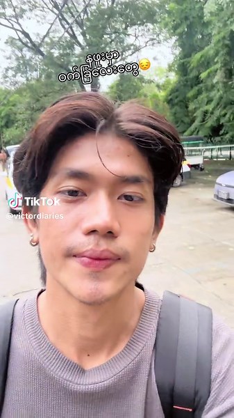 Thesis ကြောင့် Stress ပိနေလို့ထင်တယ် နဖူးမှာ ဝက်ခြံလေးတွေ 😔 #ဗစ်တာ #victor #victordiaries #ချစ်ပေးကြအုန်းနော်😍😘😘 #trend #trending