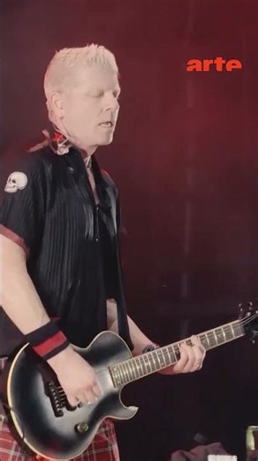 The Offspring’s punk rock energy sweeps the Hellfest crowd off their feet #live #punk - ARTE Concert
