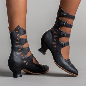 Colette Edwardian Button Boots (Black)