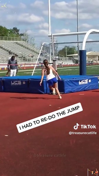 The moments of high jump mistakes 😳🤣#sports #fyp #highjump #foryou #funny