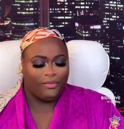 I’m sorry but she absolutely ran this video the half done glam, the MUA making the face look flawless, only singing the important parts, and never once taking her eyes off the phone CONTROL IT DRE BABY