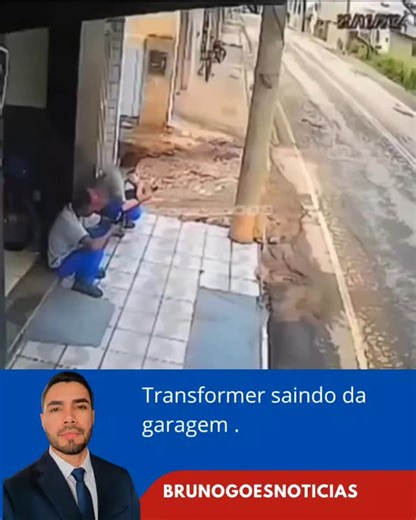 Bruno Goes on Instagram: "Caçamba empina ao subir ladeira após excesso de carga na casamba. #caminhao #urgente #atualização (Reprodução internet)"