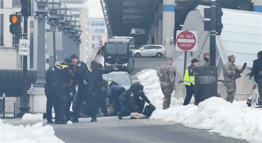 2 detained after shots fired near Union Station: DC police