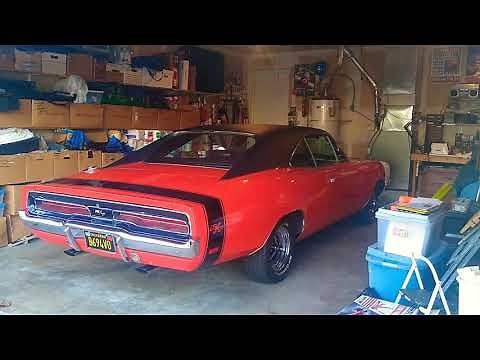 1969 Dodge Charger - Cold Start - 440 V8