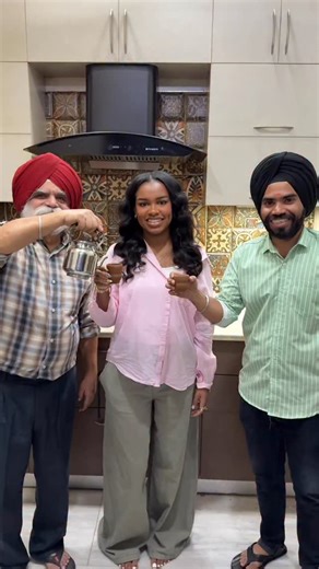 charisma *♡･ﾟ✧*:･ﾟ✧ on Instagram: "realized I said “chai tea leaves” 2 seconds after I said I was trying not to 😭🤣 AMAZING chai masterclass by @foodtoursdelhi!!!! 💛 #travel"