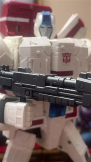 Jetfire’s had enough of the Decepticons #transformers #jetfire #skyfire #switchingsides #fyp