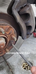How to open brake disc stuck screws 😲😳 | Mechanic Senior Team