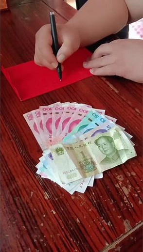 考上了哈尔滨工程大学研究生，很认真的查百度原来是研究上天、下海的大学。内心的感到高兴这礼随的值