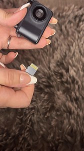 Toliko mala, a tako fora! 😍 Savršena za putovanja – mini kamera na privjesku sada u TEDi 🎬🔑 #TEDiFinds #MiniKamera #TechGadget #PocketCam #KeychainCamera | TEDi Hrvatska
