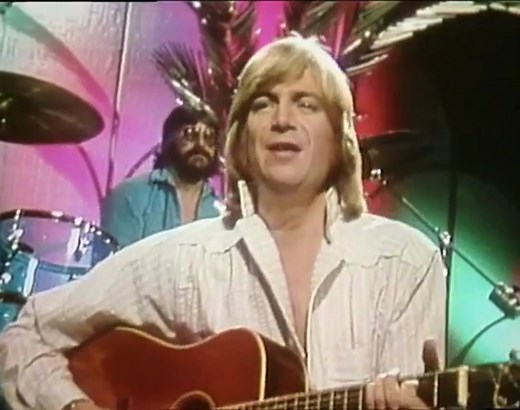 THE MOODY BLUES - Had To Fall In Love (1978)