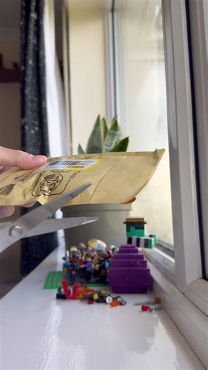 Unboxing A DC LEGO Minifigure