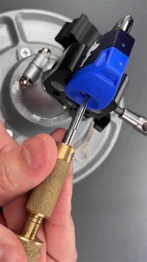 30K views · 265 reactions | #lockpickinglawyer #lockpicking #foryouシ | Picking Locks | Facebook