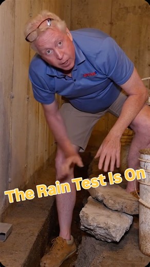 How could a drain possibly work… if it’s above the water? 🤔 Water doesn’t flow uphill — yet we see this mistake all the time. . When a drainage system is installed too high, the water never reaches it. It builds pressure beneath the floor, forcing its way through cracks instead of being carried safely to the sump pump. . And that slab thickness? If the concrete is poured too thick, it blocks the drainage path entirely. . ✅ The key: drainage must sit below the water level, and the slab must be p