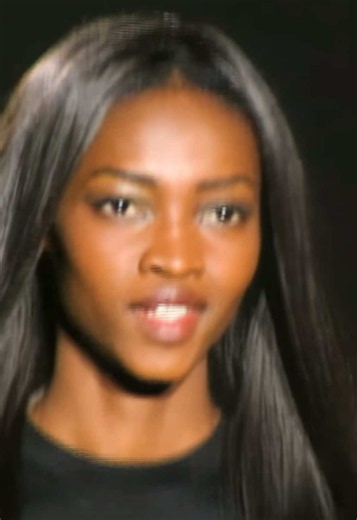 90s icon, naiija baddie oluchi Onweagba 🇳🇬 for Gucci Spring summer 1998 - 1999 || #gucci #oluchionweagba #catwalk #viral #fyp