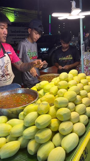 Expert Mango Cutting Technique from Thailand