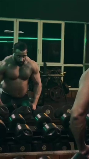 Clean Form vs. Heavy Weights: Fitness Insights