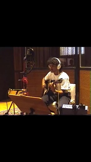 Hunter on Instagram: "‘L’attrape-cœurs’, nouveau single disponible vendredi prochain! 📹 @lungo_nbona"