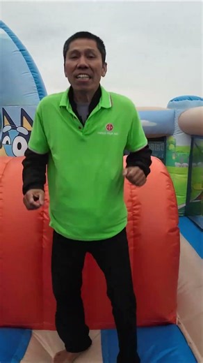 The inflatable slide is so much fun! #awesome #slide #inflatableslide #inflatable