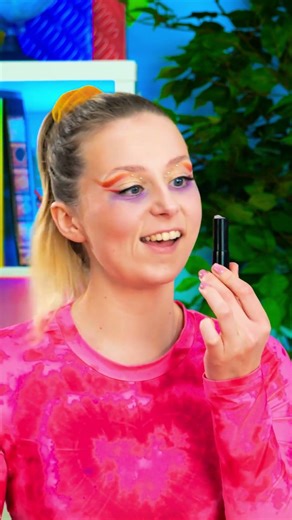 تألق جليدي: اكتشف أحمر الشفاه الجليدي لمظهر جريء وبارد! ❄️💄