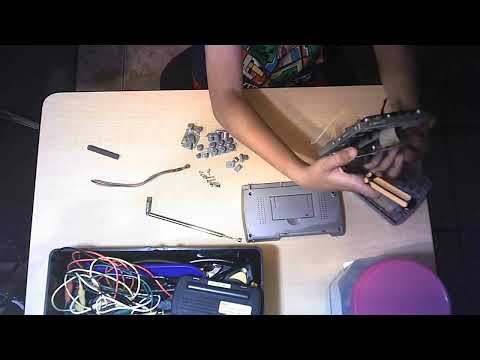 What’s Inside This 90s Radio? Cesare Takes It Apart (Kid STEM Learning)