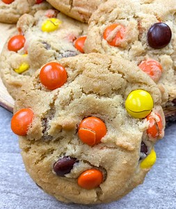1.9K views · 64 reactions | Reese’s Pieces add a wonderful peanut butter flavor to cookies. The cookie recipe is super easy to make, is decadent, and quite addictive. PRINTABLE RECIPE: https://www.backtomysouthernroots.com/reeses-pieces-cookies/ #ad #sponsoredpost #Halloweentreatsweek Dixie Crystals | Back To My Southern Roots | Facebook
