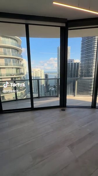 Miami apartment with city and water views 😍 Full details and availability in my bio 📲 #miamirealestate #miamiapartment #miami #ryantherealtor #entrepreneur