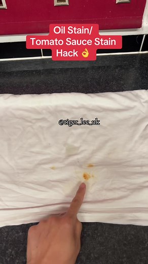 Effective Ways to Remove Oil and Tomato Sauce Stains from White Clothes