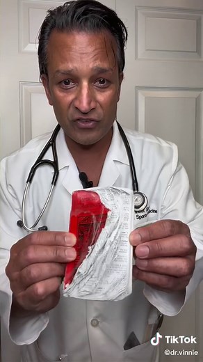 Essential items that a doctor should have in their lab coat. #labcoat #pocket #dr #fyp #medicine #tools ##essential