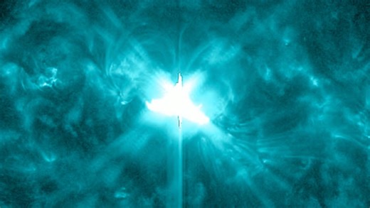 Sun blasts powerful X-flare, 2nd sunspot erupted in quick succession