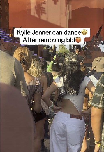 Kylie Jenner Dances at Coachella 2023