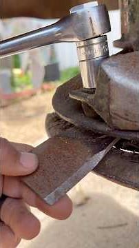 How to change knives on a New Holland 7230 Disc Bine