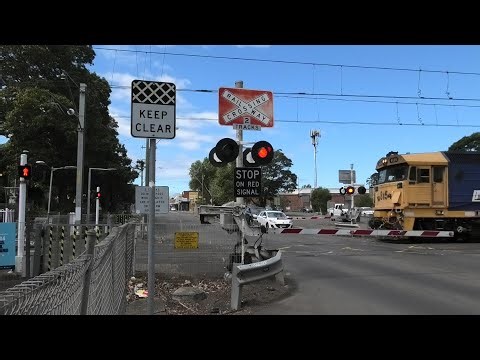 Level Crossing, Dapto (Bong Bong Rd) NSW, Australia.