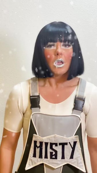 Which of the Skyline Gang would you invite over for Christmas dinner? 🍽️ ❤️️🧡💛💚💙💜💖🖤#SkylineGang #christmas #Butlins @butlins