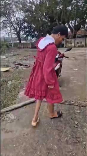 Trong khó khăn bà con chúng ta còn gì mình dùng đó, cùng nhau cố gắng để thay đổi, vươn lên, mọi người luôn trân trọng và yêu thương những hoàn cảnh vừa rồi bị lũ cuốn trôi đồ, ướt áo, các anh hãy cười nhiều lên, rồi mọi điều tốt đẹp sẽ đến. 💞💞💞🥰 Em cảm ơn tấm lòng của các MTQ đã chia sẻ yêu thương đến bà con Phú Yên quê em. Chúc quý vị luôn sức khoẻ, hoan hỷ và thành đạt. #nhandotuthien #thairiviu | Đặng Hồng Thái