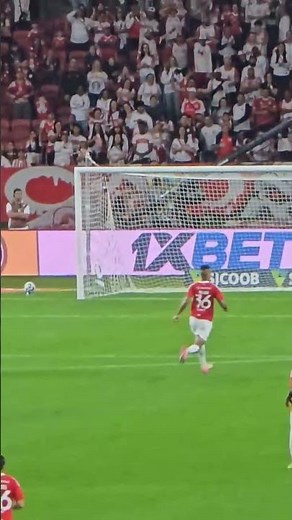 Alisson vira pro Grêmio no grenal. Inter 2 x 3 Grêmio. #grenal